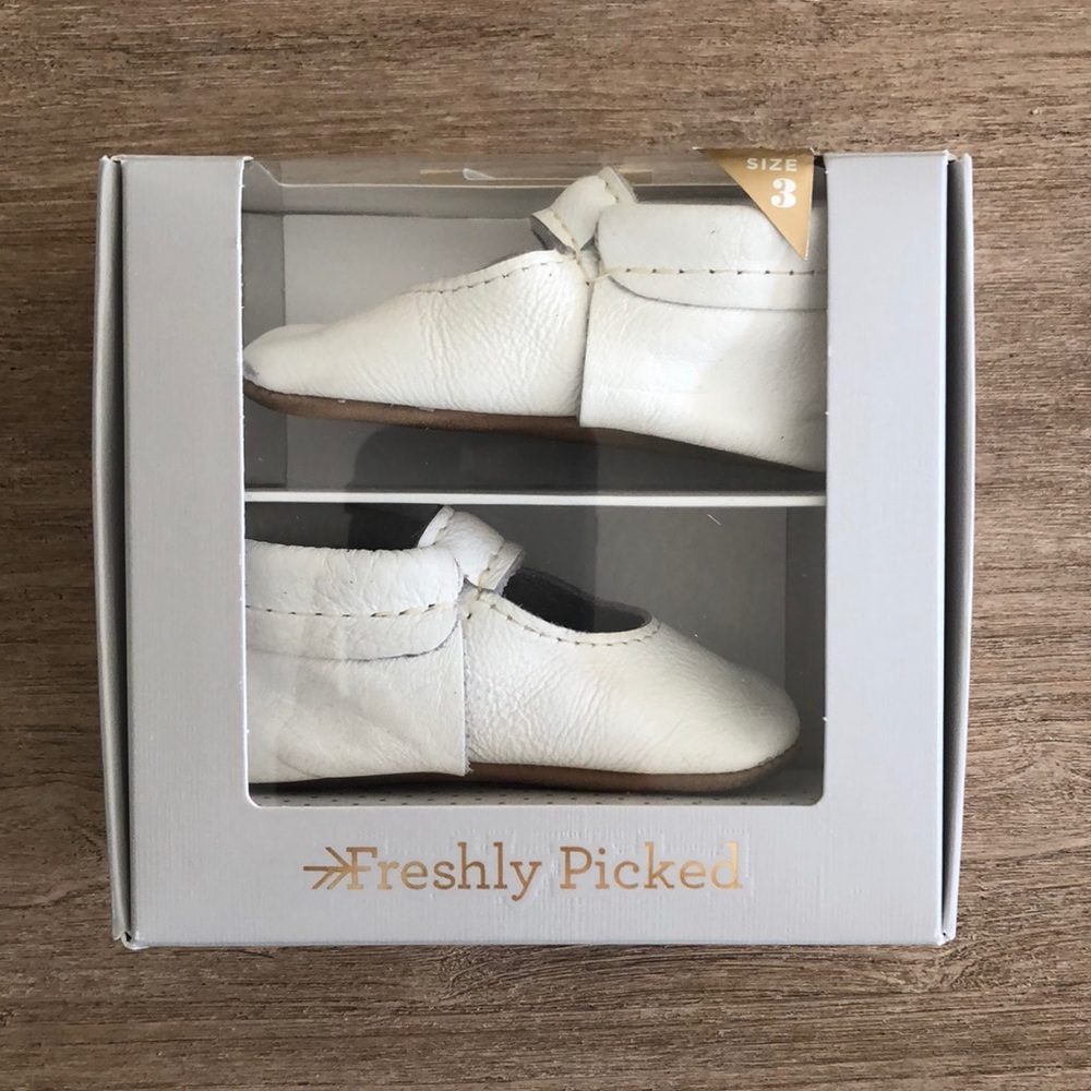 Freshly Picked Ballet Flat bright White In Size 3